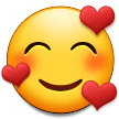Emoji Wajah Tersenyum dengan Hati Samsung